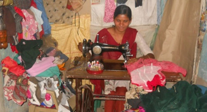 National Sewing Machine Day: This 91-Yr-Old Sewist From Kerala Proves Age  Is Just A Number